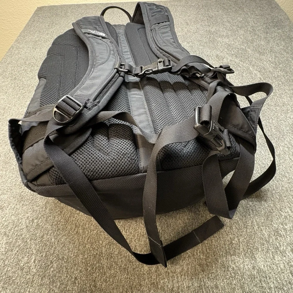 THE NORTH FACE Borealis Commuter Laptop Backpack School Travel Hiking Bag Black
